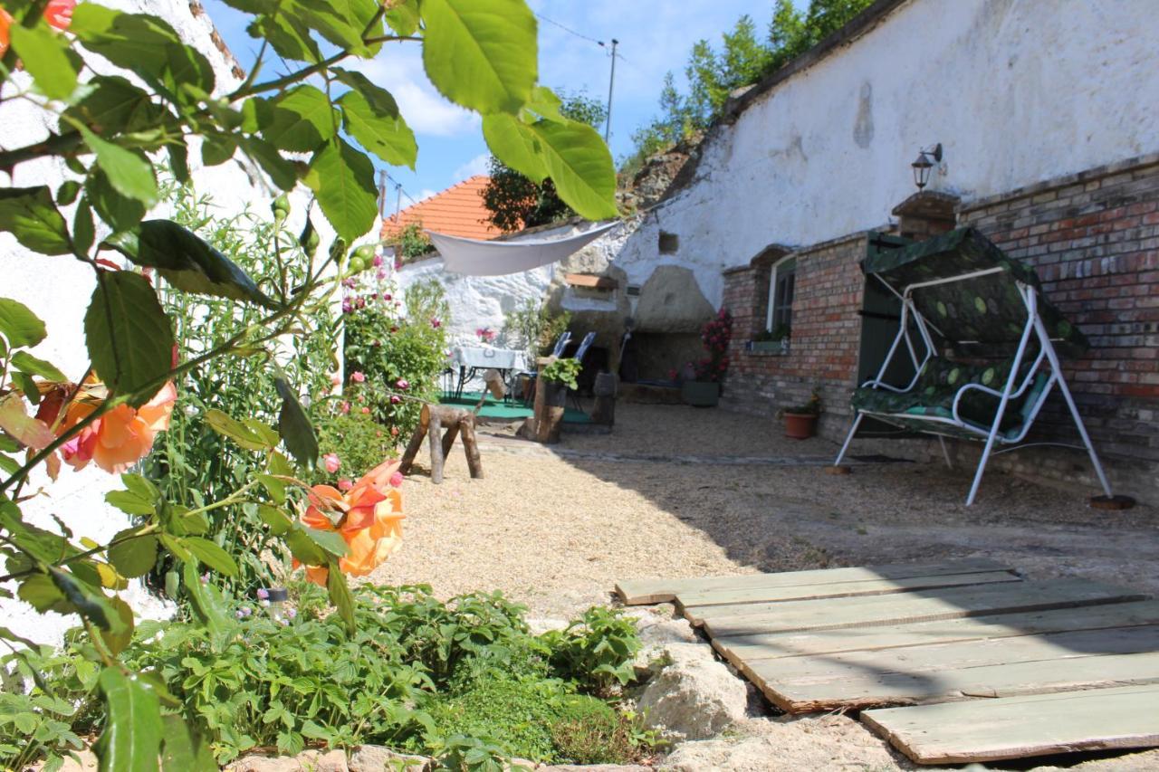 Villa Kakukkfu Barlang-Vendeghaz Noszvaj Exterior foto